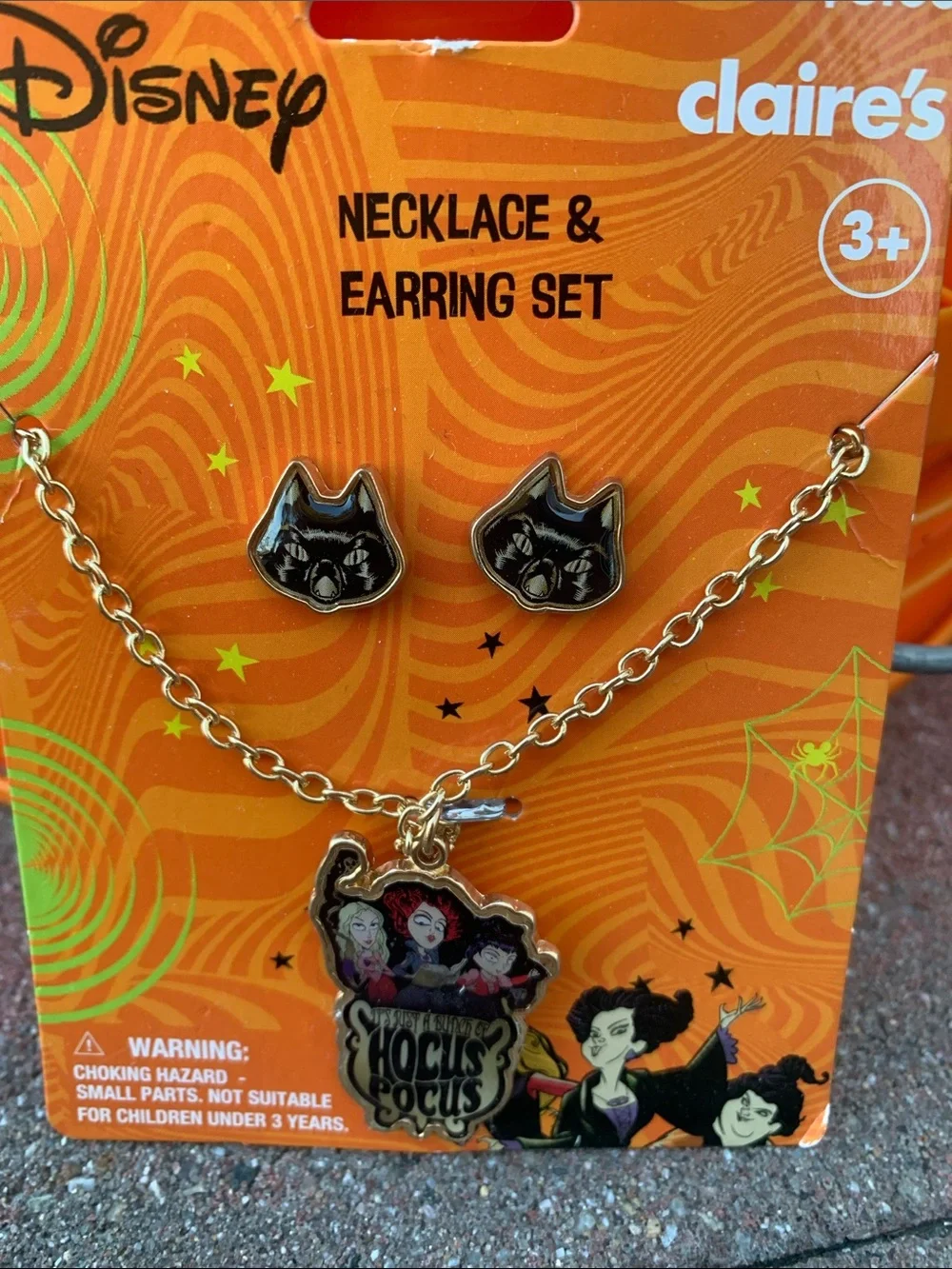 🆕- Claire's Gold-Tone Hocus Pocus Necklace and Black Cat Earrings